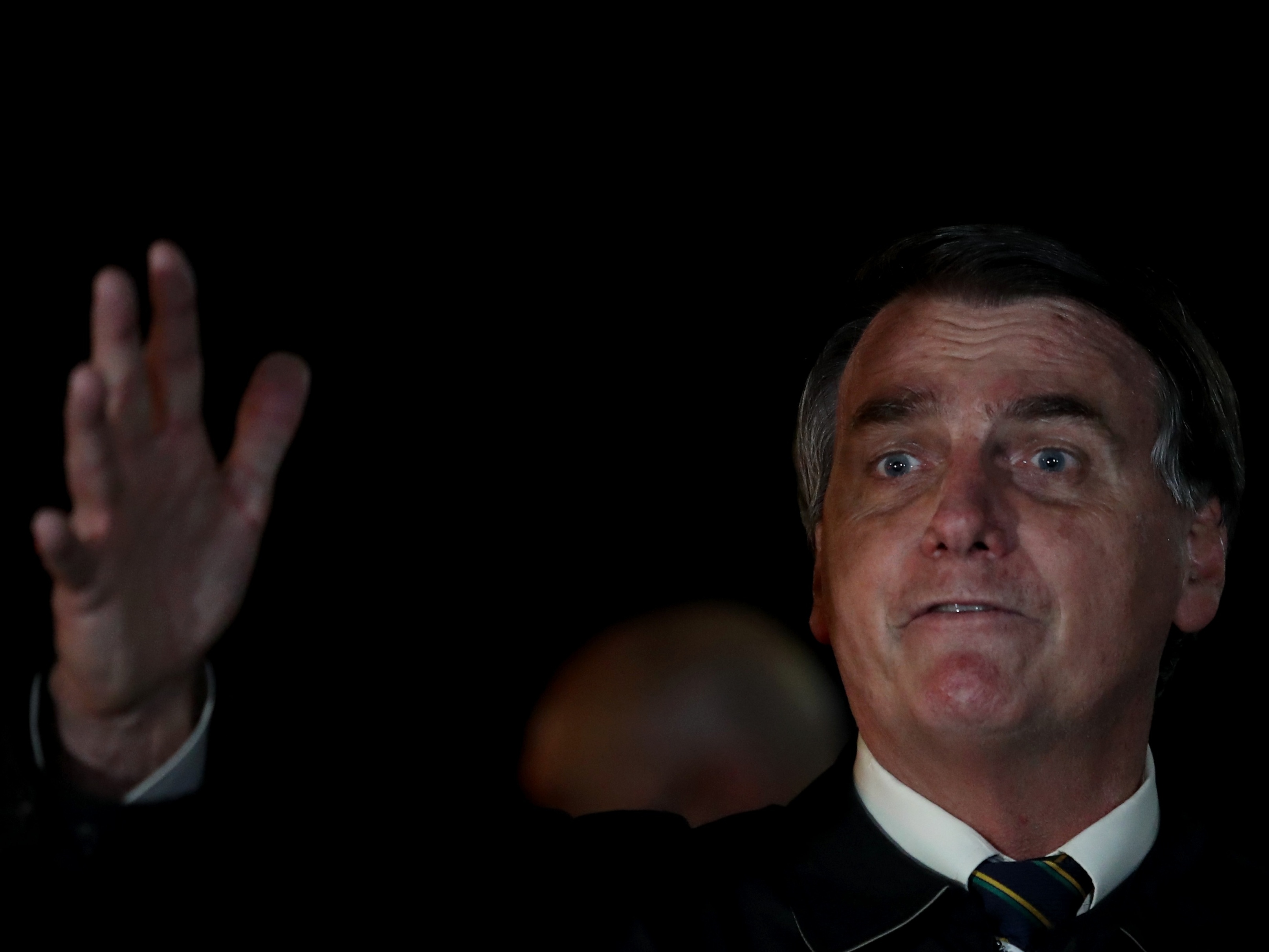 Bolsonaro que morde e assopra mostra dentes de novo