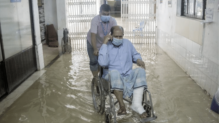 Medical centers in Chittagong are also struggling with rising waters - JASHIM SALAM - JASHIM SALAM