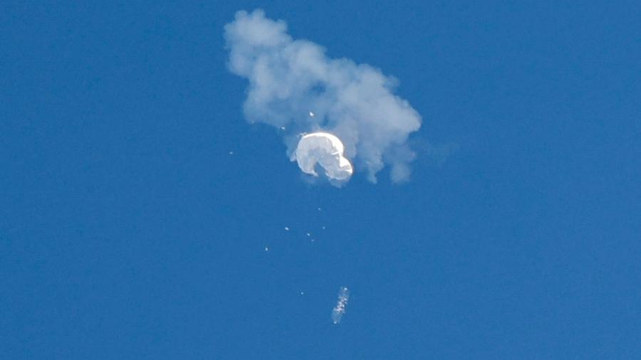 Suposto balão de vigilância chinês é atingido enquanto sobrevoava céu da Carolina do Sul, nos EUA - Randal Hill/Reuters