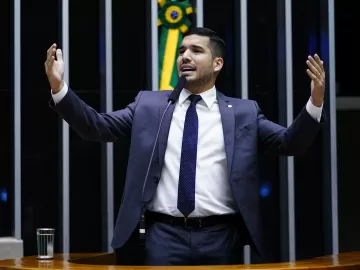 Vídeo mostra candidato a prefeito de Fortaleza menosprezando feminicídios