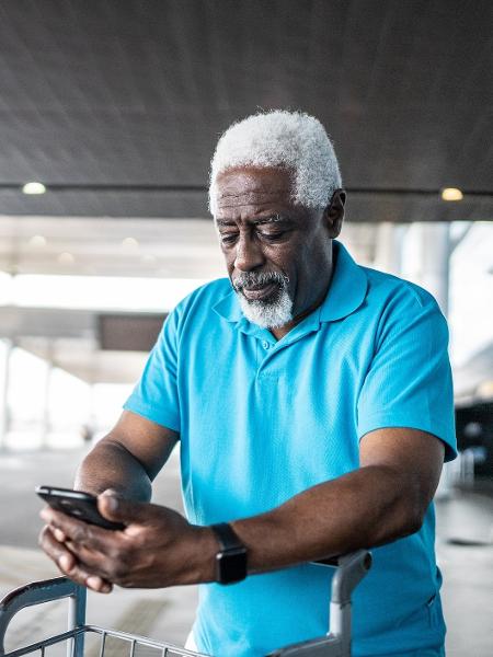 Uber vai começar a liberar modo sênior do app, com letras maiores e uso facilitado para idosos Uber vai começar a liberar modo sênior do app, com letras maiores e uso facilitado para idosos