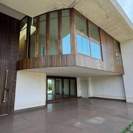 Casa no centro de Foz do Iguaçu (PR) de 581 m² está à venda em leilão do Santander por R$ 2,8 milhões