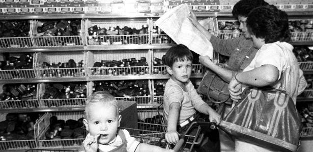 Baixar preços? Fiscais do Sarney e planos Collor não conseguiram; relembre