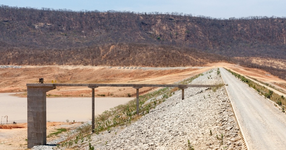 31.jan.2017 - Obras de passagem da água para o reservatório em São José de Piranhas (PB), a cargo da empreiteira Queiroz Galvão, estão 100% concluídas