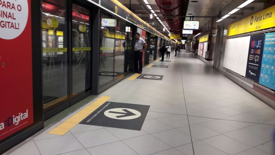 Movimento na estação Faria Lima, da linha 4-amarela do Metrô de São Paulo - Luciana Quierati/UOL