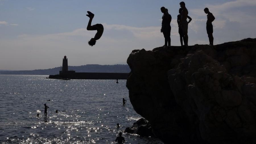 A forte onda de calor atinge países da Europa, como a França e a Noruega - AFP