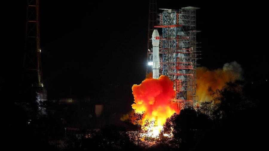 7.dez.2018 - A sonda lunar chinesa Chang"e-4 é lançada. Seu objetivo é alcançar o lado escuro da lua - Jiang Hongjing