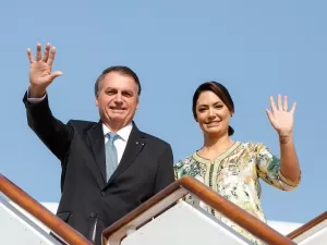 Como agenda eleitoral, Bolsonaro lança medidas voltadas a mulheres e jovens