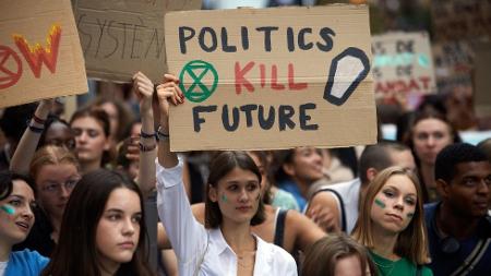 Youth demonstration against climate change in France - NURPHOTO/GETTY IMAGES - NURPHOTO/GETTY IMAGES