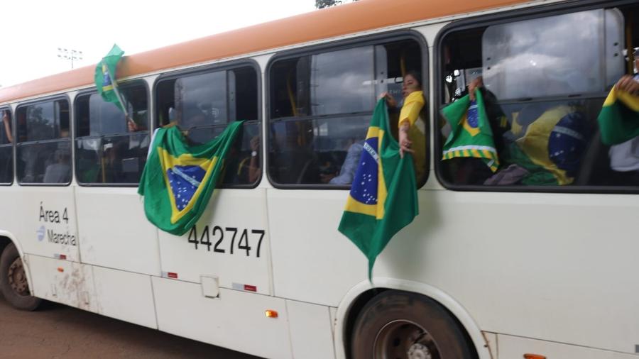 Golpistas chegam na Polícia Federal em Brasília - Vinicius Nunes/UOL