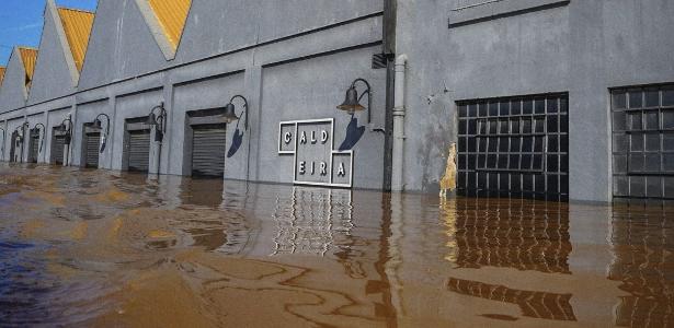 Instituto Caldeira, que recebe a sede da agência Paim, continua alagado