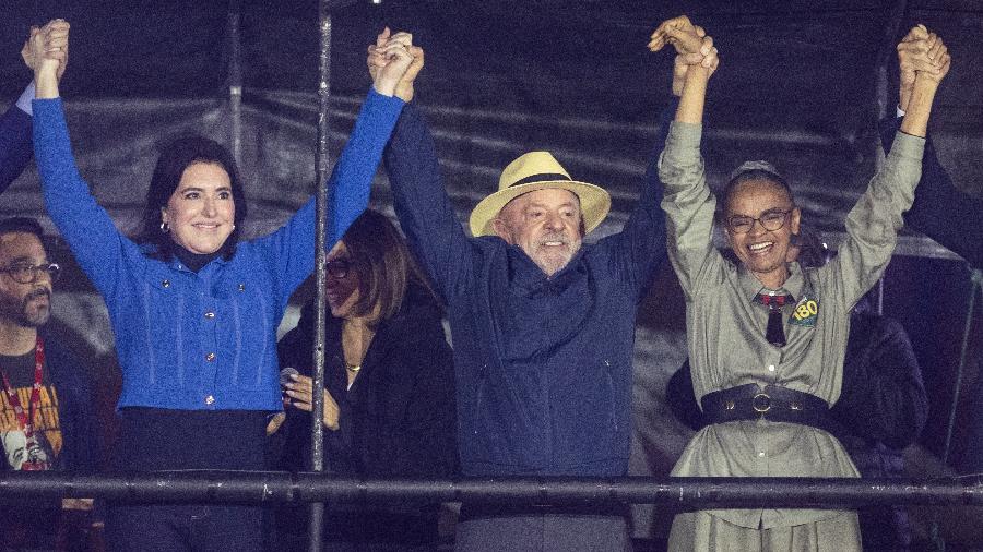 Lula entre as candidatas ao Senado Simone Tebet e Marina Silva