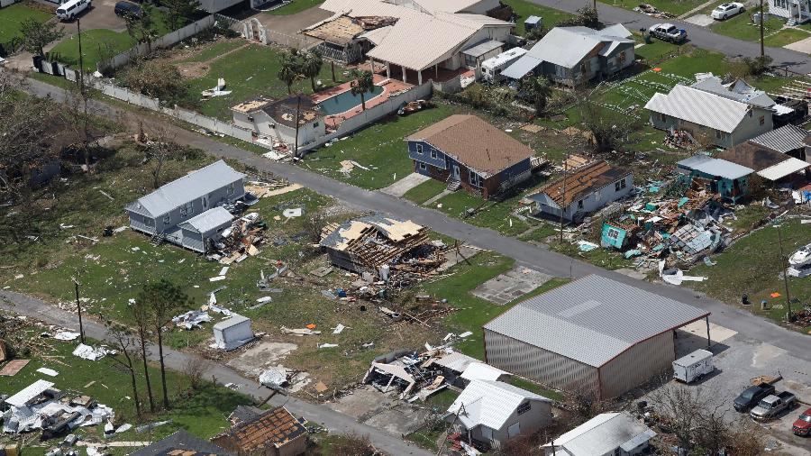 31.ago.21 - Uma vista aérea mostra casas destruídas depois que o furacão Ida atingiu a costa da Louisiana, em Golden Meadow, Louisiana (EUA) - Marco Bello/REUTERS