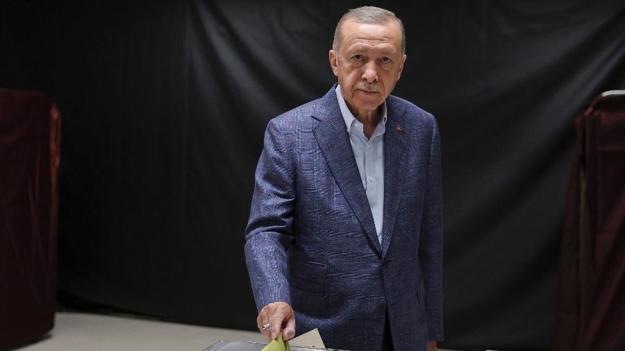 Com uma dezena de vitórias em eleições, Erdogan diz respeitar a democracia e nega ser um ditador - Umit Bektas/Pool/AFP