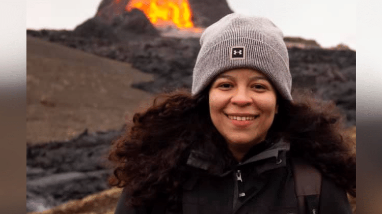 A brasileira Jéssica Costa mora há 7 anos na Islândia e teve de deixar a casa em Grindavik