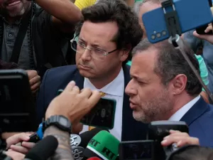 Bolsonaro só teve contato com minuta do golpe fora do governo, diz advogado