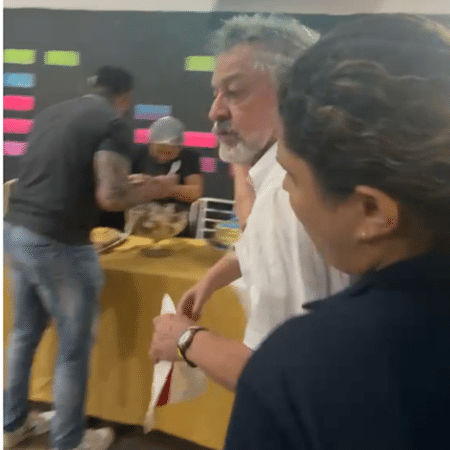 Paulo Rocha é contido em festa em Belém