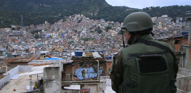 Segurança do Rio está sob intervenção federal militar desde fevereiro - José Lucena/Futura Press/Estadão Conteúdo