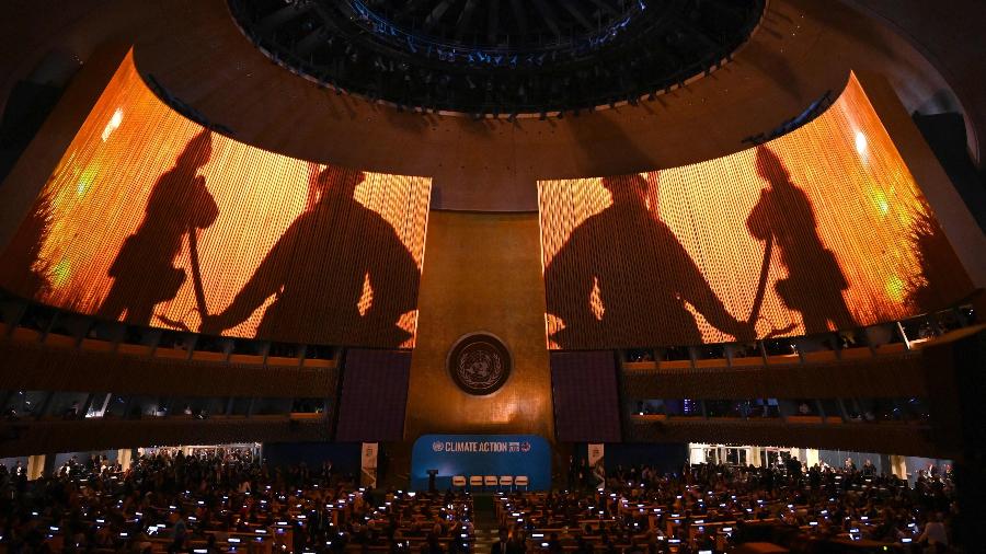 Salão da Assembleia Geral da ONU durante cúpula do clima em Nova York - Timothy A. Clary/AFP