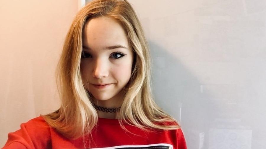 Apresentada como "anti-Greta", a adolescente alemã de 19 anos se tornou uma voz dos céticos das mudanças climáticas - Naomi Seibt