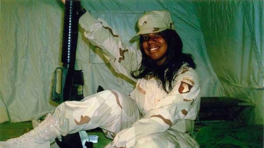 LaVena Johnson, sargento do Exército dos Estados Unidos que morreu no Iraque em 2005 - Facebook