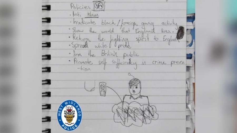 Caderno de Paul Dunleavy, de 17 anos, um dos jovens recrutados pelo garoto de 13 anos  - West Midlands Police 