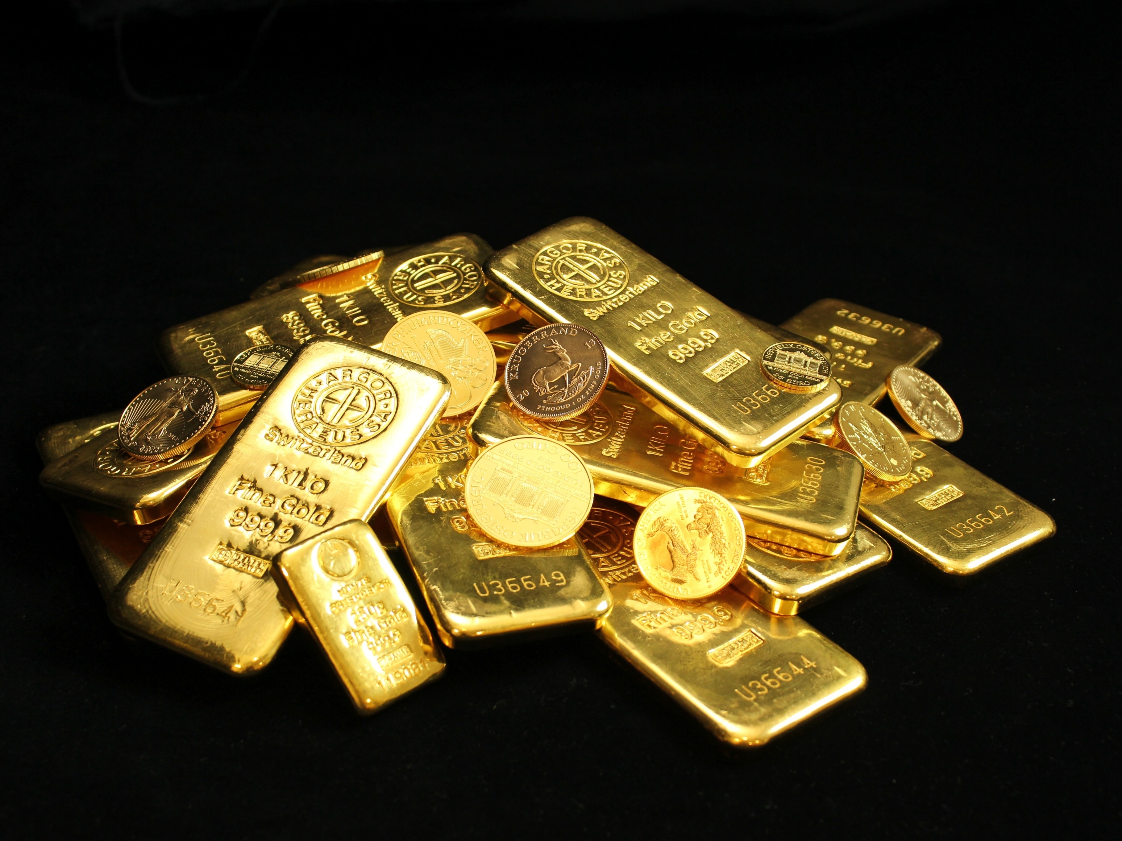 Por que o ouro atingiu valores recordes? É seguro mesmo para investir?