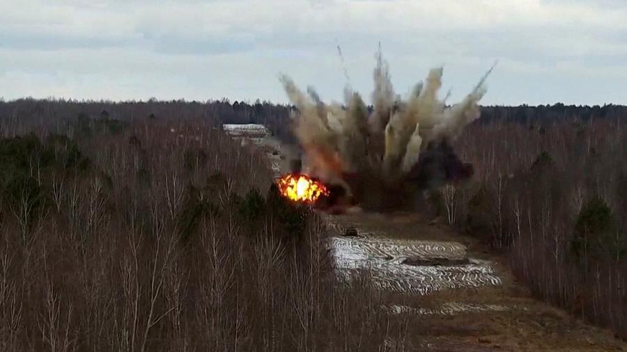 Mais de 300.000 km2 da Ucrânia, cerca de metade do território, estão com artefatos explosivos, informou o chefe do serviço de desminagem ucraniana - Força Aérea Ucraniana/via REUTERS