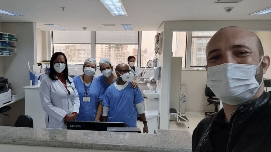 Anderson Ribeiro, primeiro caso confirmado de varíola dos macacos no Brasil, teve alta e agradeceu equipe médica nas redes sociais - Instagram / @andersonribeiro_sp
