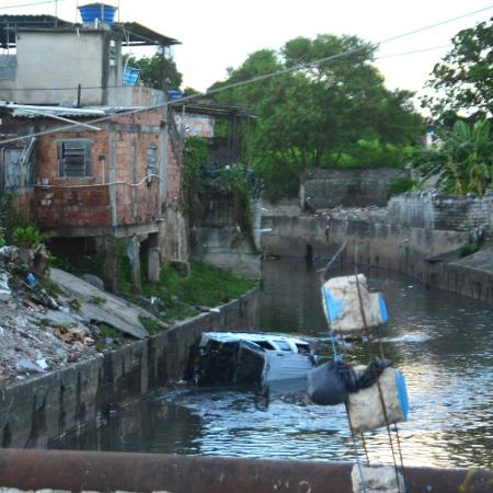 Vários bairros da zona norte do Rio de Janeiro tiveram estragos causados por chuvas