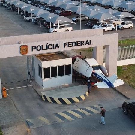 Avião interceptado em Roraima pela FAB foi levado para pátio da superintendência da PF