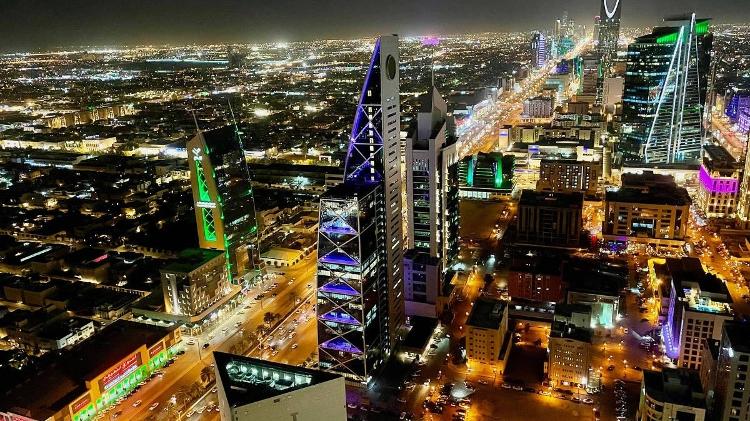 Vista dos arranha-céus no centro de Riad, capital da Arábia Saudita