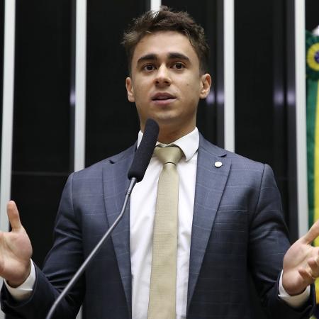 19.mar.2024 - O deputado federal Nikolas Ferreira (PL-MG), durante votação de propostas na Câmara 19.mar.2024 - O deputado federal Nikolas Ferreira (PL-MG), durante votação de propostas na Câmara
