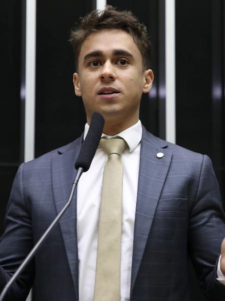 19.mar.2024 - O deputado federal Nikolas Ferreira (PL-MG), durante votação de propostas na Câmara