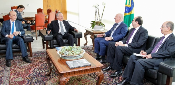 Em junho, Temer e Serra receberam Loizaga (3º da esquerda para a direita) em Brasília - Beto Barata - 8.jun.2016/Presidência da República