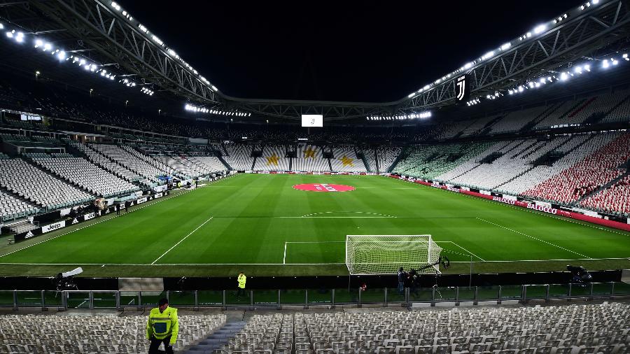 Allianz Stadium, de Turim, vazio recebeu a partida Juventus 2 x 0 Inter de Milão pelo Campeonato Italiano - Str/Xinhua