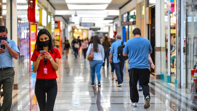 1º.jun.2020 - Movimento no Vale Sul Shopping, em São José do Campos, interior de São Paulo - Lucas Lacaz Ruiz/Estadão Conteúdo - Lucas Lacaz Ruiz/Estadão Conteúdo