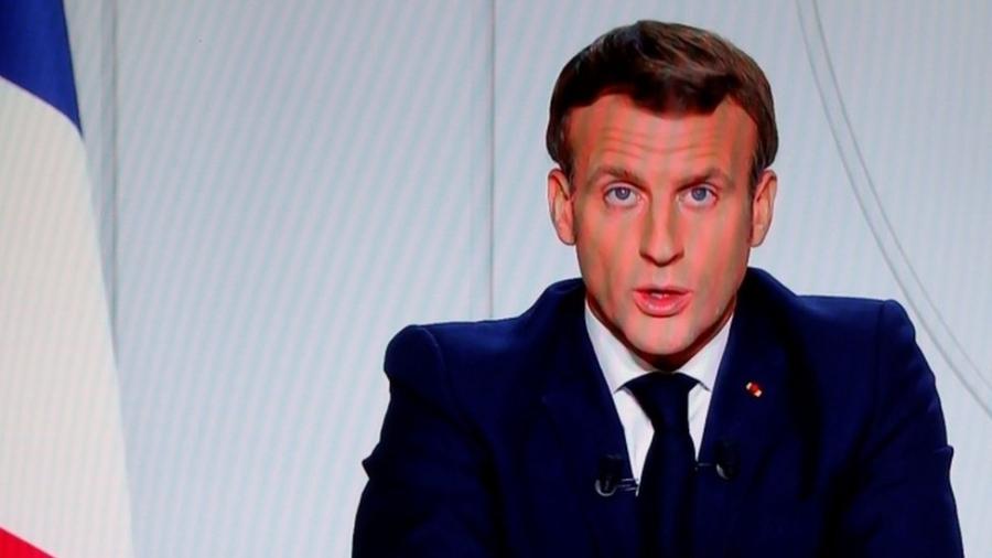 O presidente da França Emmanuel Macron anunciou novos bloqueios e regras de distanciamento social para frear a covid-19 - Reuters