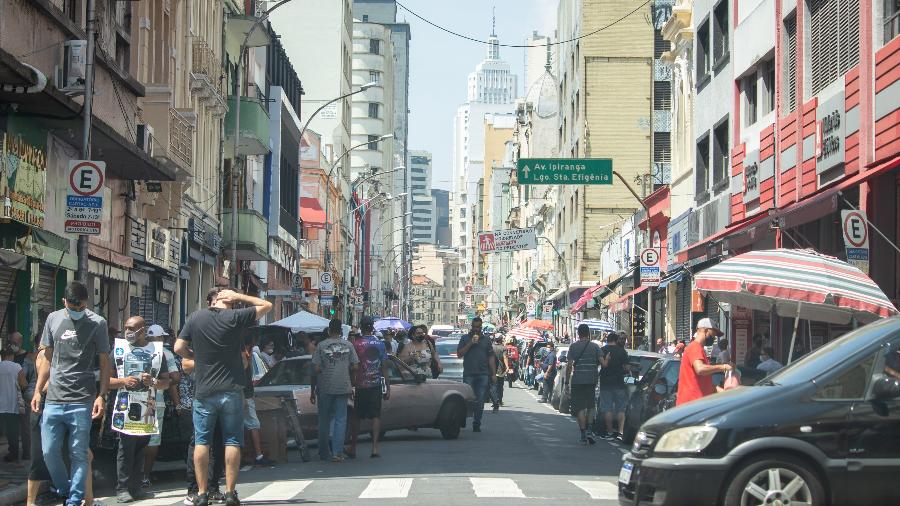 Região de comércio em São Paulo; serviços recuperaram enfim as perdas decorrentes da crise sanitária - BRUNO RUAS/ESTADÃO CONTEÚDO
