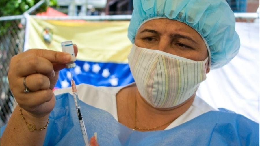 Venezuela estava utilizando vacinas russas e chinesas, mas nesta semana recebeu uma opção cubana - Getty Images