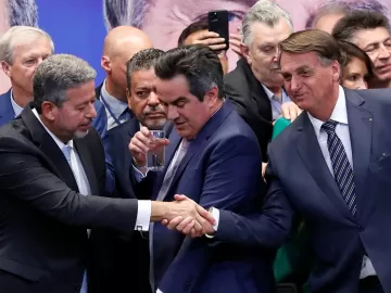 José Roberto de Toledo: PL de Bolsonaro e PP de Lira comandam 'pacote da destruição'