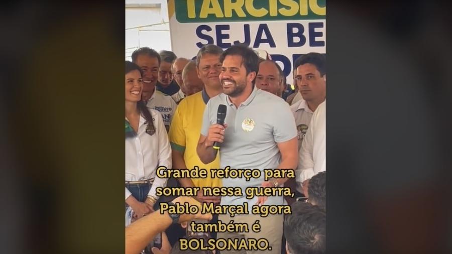 O ex-candidato à presidência Pablo Marçal (Pros) divide palanque com o candidato ao governo de São Paulo Tarcísio de Freitas (Republicanos) no interior do estado - Reprodução/TikTok/@denilsondamaceno84