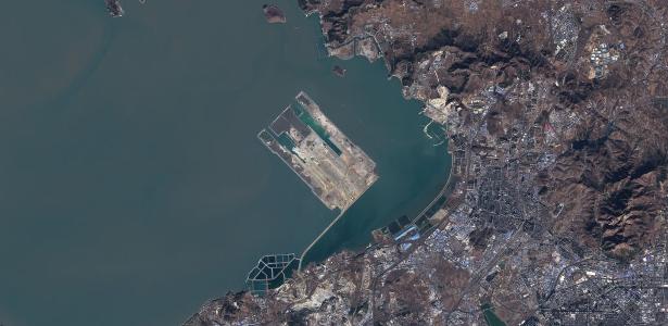 Como é o superaeroporto que está sendo construído sobre o mar na China