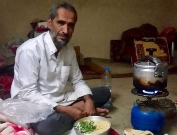 Abdullah al-Ibbi perdeu três gerações de sua família em um bombardeio no Iêmen - Ayman al-Ibbi