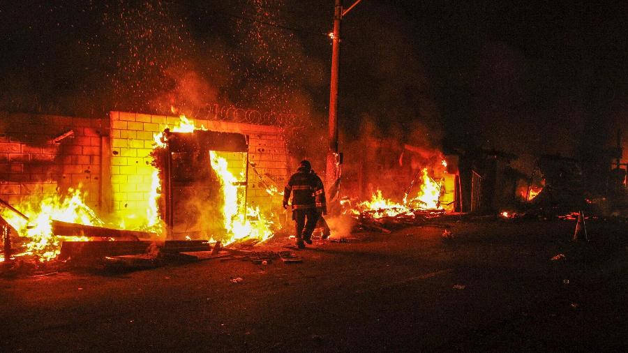Incêndio atingiu a Favela do Cimento horas antes da reintegração de posse - Marcelo Gonçalves/ Estadão Conteúdo