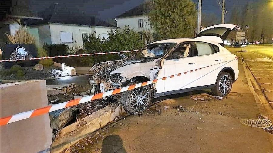 Noivo alugou Maserati avaliado em R$ 330.652 para usar no casamento e destruiu veículo um dia antes de cerimônia - Reprodução/Twitter