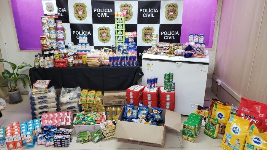 Produtos apreendidos pela Polícia Civil na casa de mãe e filha; mulher foi indiciada  - Reprodução/Polícia Civil do Estado de São Paulo