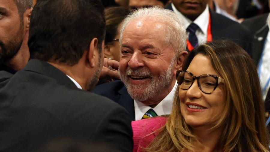 Janja da Silva, casada com Lula, não pode ser candidata a nada enquanto o presidente estiver no cargo - AHMAD GHARABLI / AFP