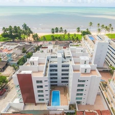 Vista aérea do prédio em que Egídio tinha apartamento, na praia de Cabo Branco, em João Pessoal