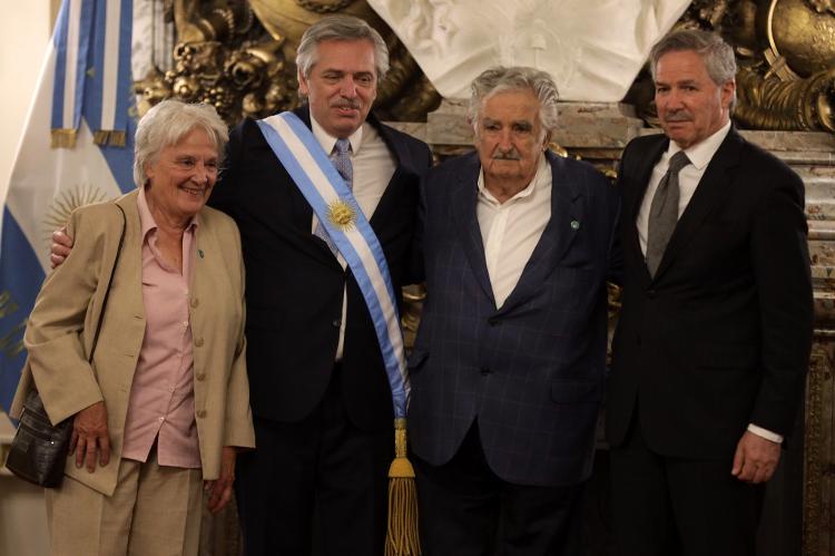 Lucía Topolansky, o ex-presidente da Argentina Alberto Fernandez; José 'Pepe' Mujica e o chanceler Felipe Solá em 2019